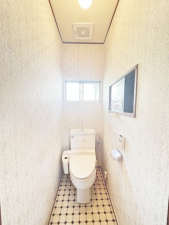 真岡市高勢町、中古一戸建てのトイレ画像です