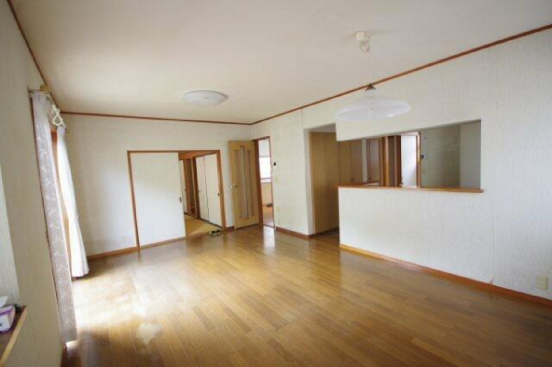 芳賀郡益子町大字七井、中古一戸建ての居間画像です