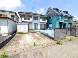 真岡市高勢町、中古一戸建ての駐車場画像です