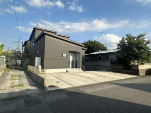 真岡市並木町、中古一戸建ての駐車場画像です
