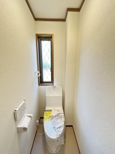 河内郡上三川町西汗、中古一戸建てのトイレ画像です