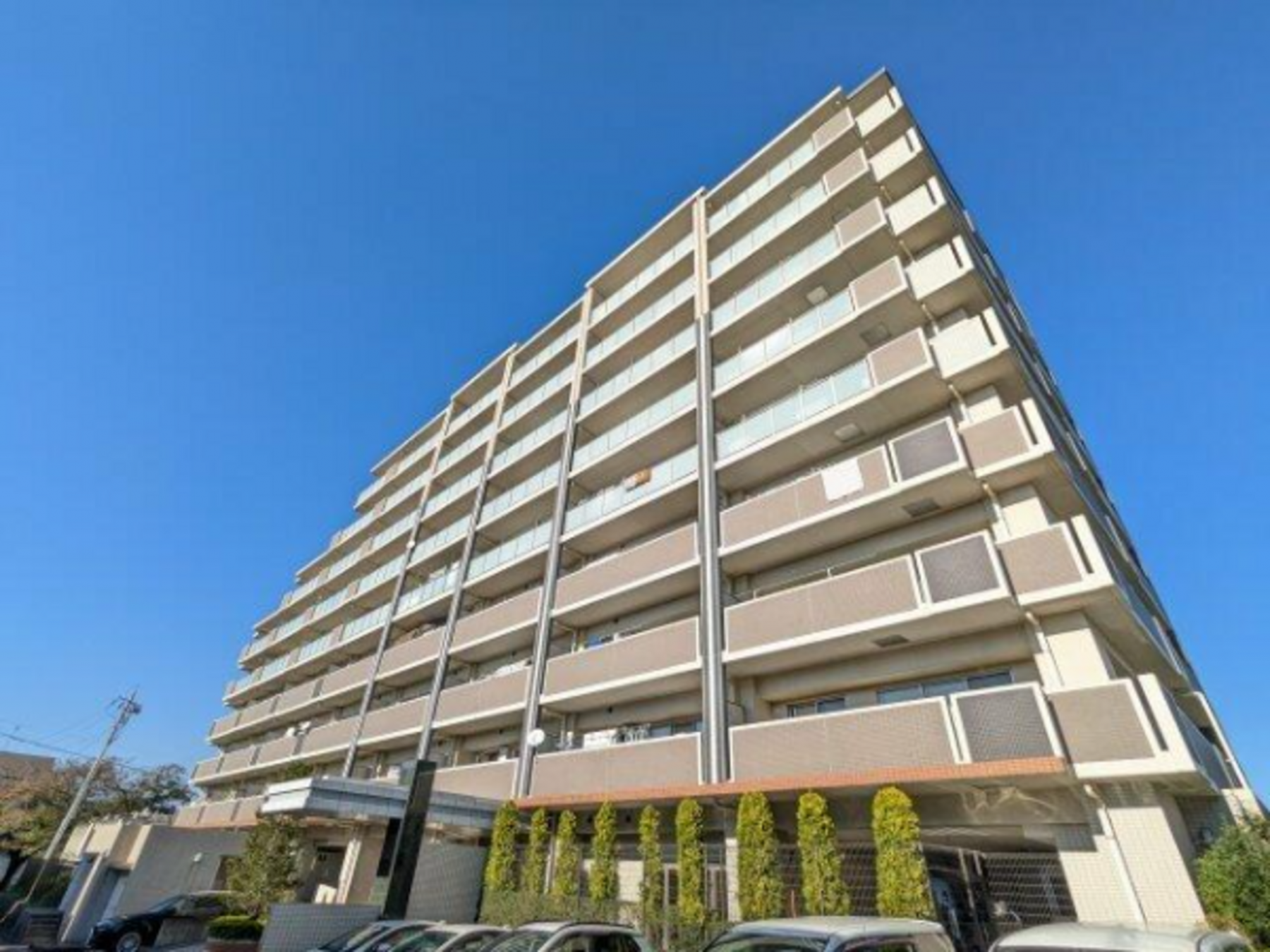 真岡市大谷台町、マンションの外観画像です