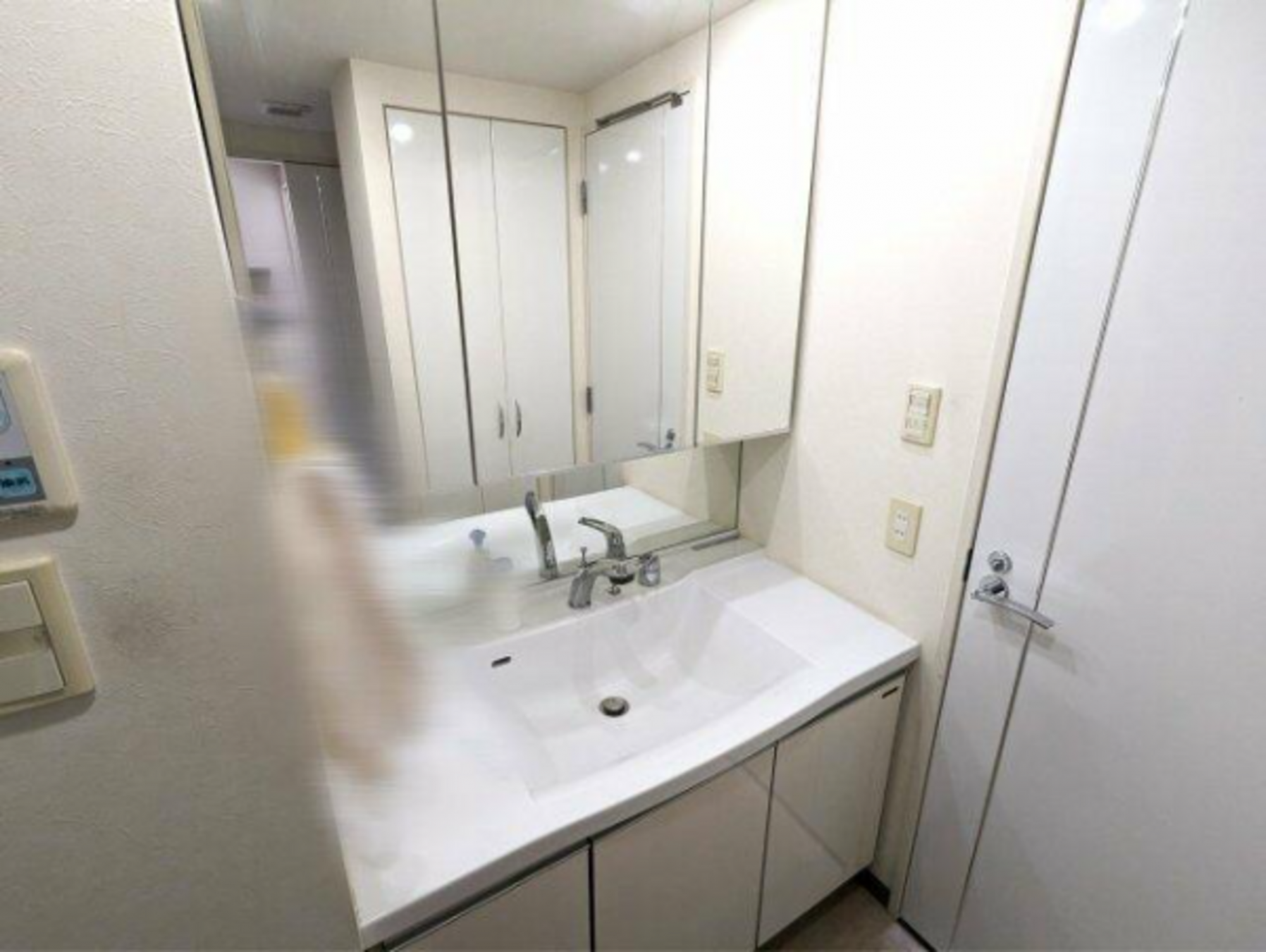 真岡市大谷台町、マンションの洗面画像です