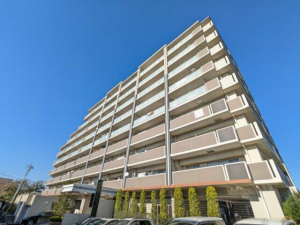 真岡市大谷台町、マンションの外観画像です