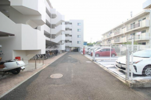 仙台市若林区南小泉、マンションの画像です