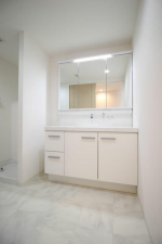 仙台市若林区南小泉、マンションの画像です