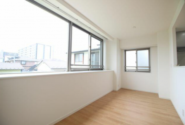 仙台市若林区南小泉、マンションの画像です