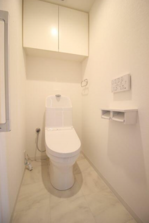 仙台市若林区南小泉、マンションの画像です