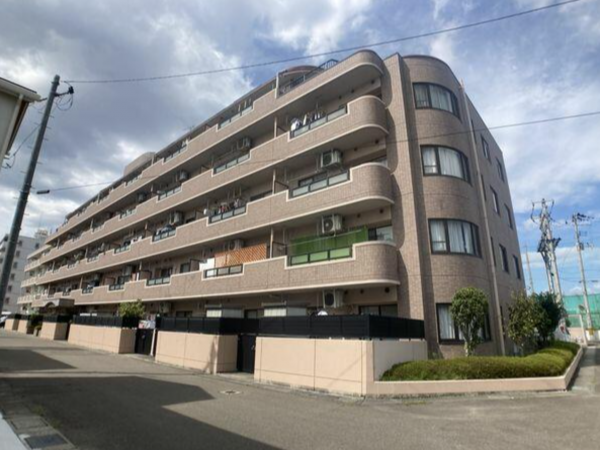 仙台市若林区伊在、マンションの画像です
