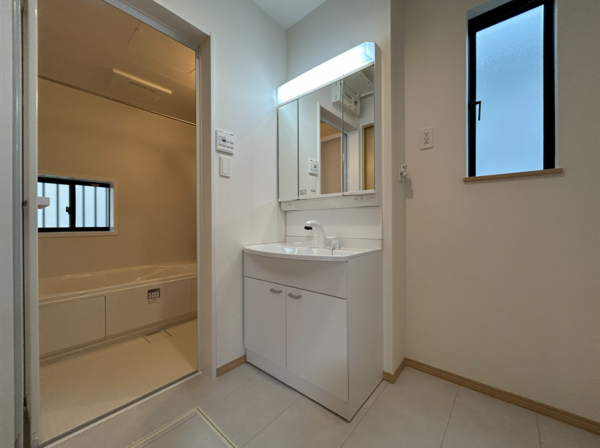 仙台市若林区霞目、新築一戸建ての画像です