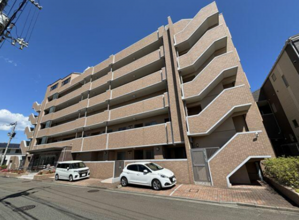 仙台市若林区中倉、マンションの画像です