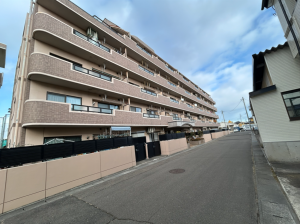 仙台市若林区伊在、マンションの画像です