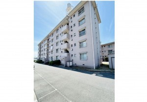 和泉市弥生町、マンションの外観画像です