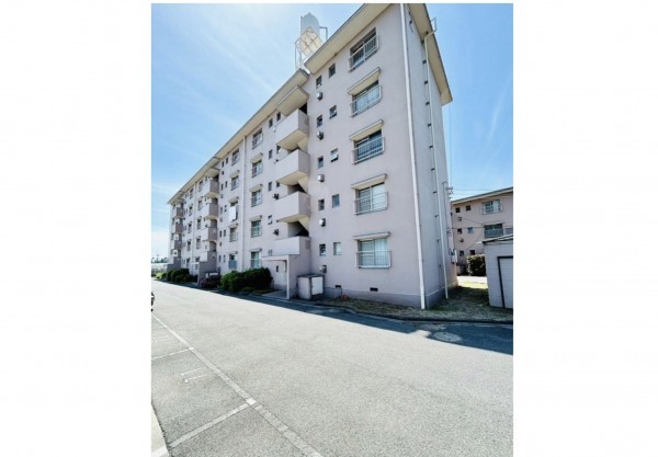 和泉市弥生町、マンションの外観画像です