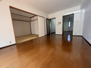 和泉市いぶき野、マンションの画像です