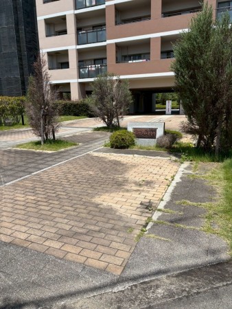 和泉市いぶき野、マンションのエントランス画像です