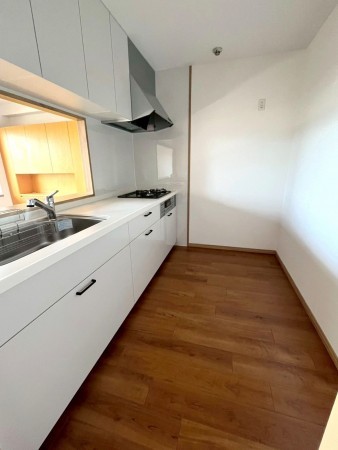 和泉市いぶき野、マンションのキッチン画像です