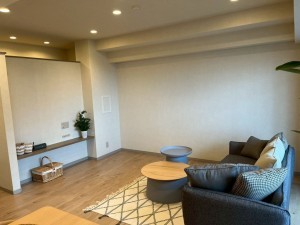 和泉市室堂町、マンションの居間画像です