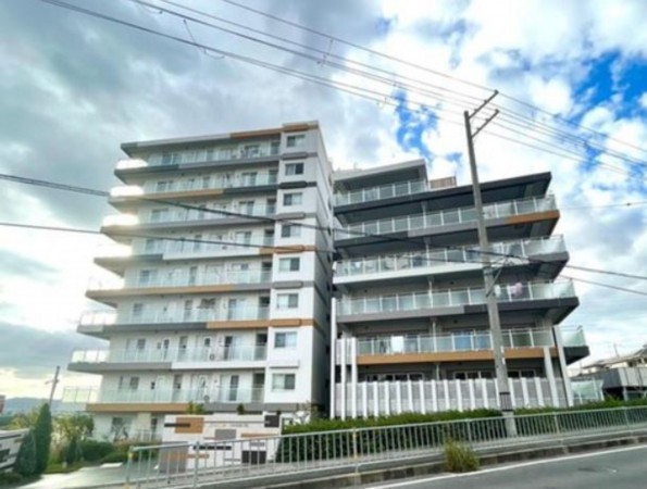 和泉市室堂町、マンションの画像です