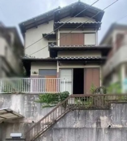 和泉市王子町、中古一戸建ての画像です