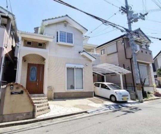 和泉市唐国町、中古一戸建ての画像です