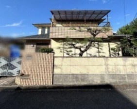 和泉市鶴山台、中古一戸建ての画像です