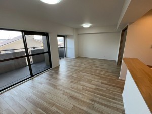 和泉市和気町、マンションの居間画像です