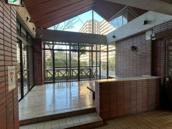 和泉市和気町、マンションのエントランス画像です