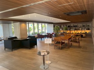 、マンションのエントランス画像です