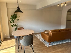 和泉市和気町、マンションの居間画像です