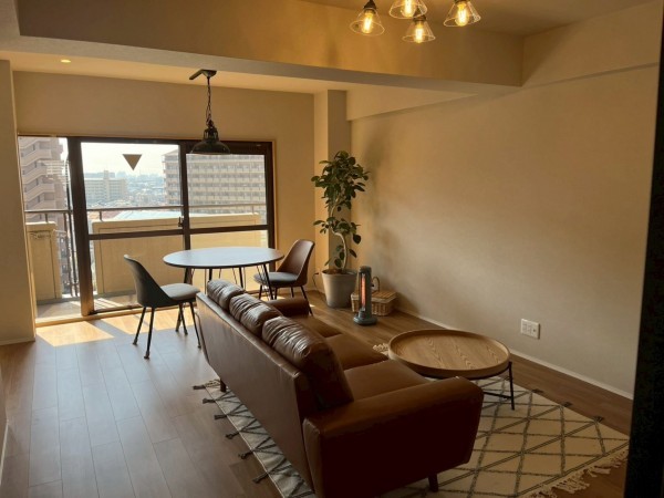 和泉市和気町、マンションの居間画像です