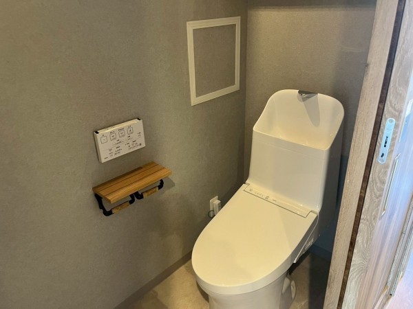 和泉市和気町、マンションのトイレ画像です