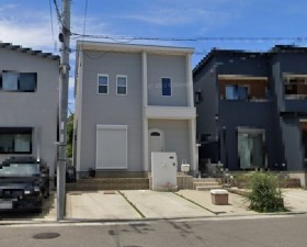 和泉市納花町、中古一戸建ての画像です