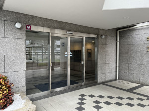 和泉市伏屋町、マンションのエントランス画像です