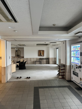 和泉市伏屋町、マンションのエントランス画像です