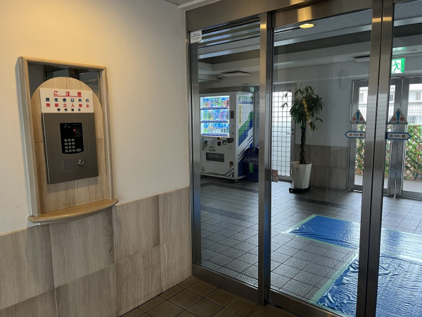 和泉市伏屋町、マンションのエントランス画像です