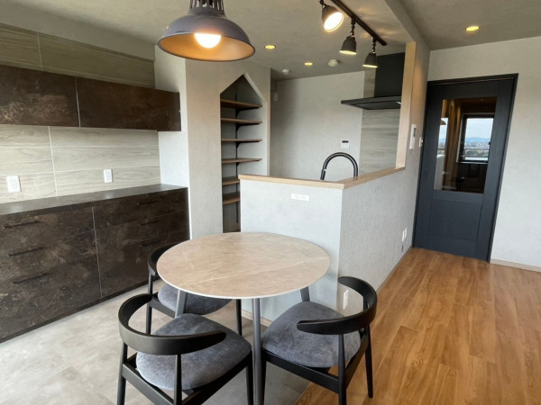 和泉市小田町、マンションの居間画像です