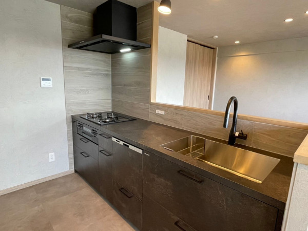 和泉市小田町、マンションのキッチン画像です