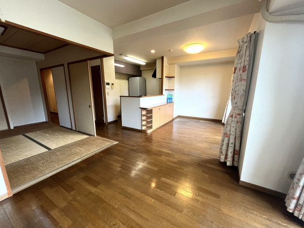 和泉市室堂町、マンションの画像です