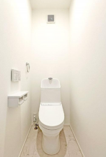 出雲市大津町、新築一戸建てのトイレ画像です