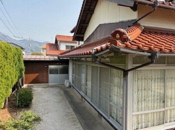 出雲市高岡町、中古一戸建ての画像です