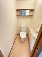 出雲市西新町、マンションのトイレ画像です