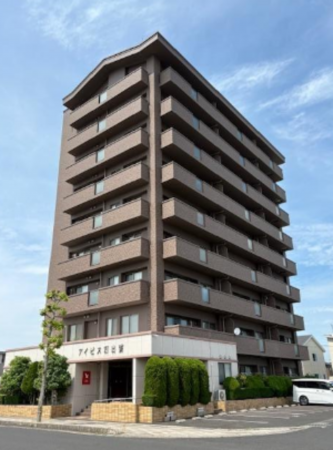 出雲市西新町、マンションの外観画像です
