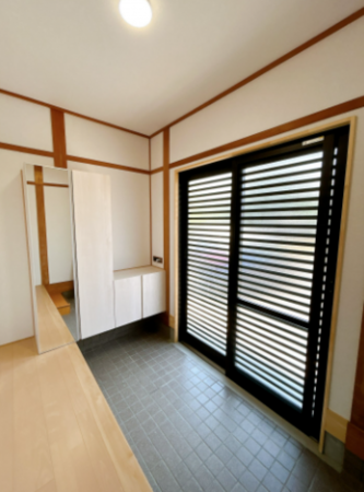 出雲市松寄下町、中古一戸建ての玄関画像です