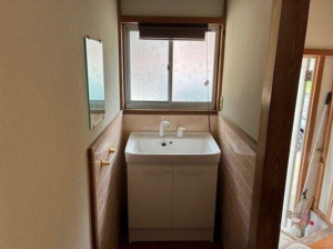 出雲市上島町、中古一戸建ての洗面画像です