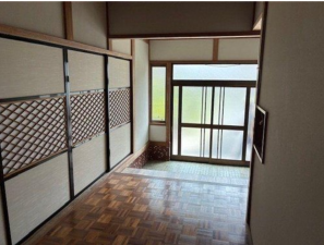出雲市上島町、中古一戸建ての玄関画像です