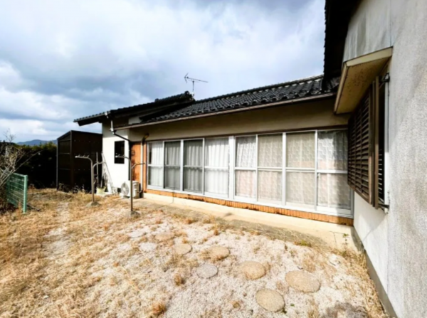 出雲市中野町、中古一戸建ての画像です