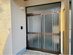 出雲市鹿園寺町、中古一戸建ての玄関画像です