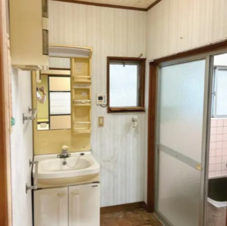 出雲市大津町、中古一戸建ての洗面画像です