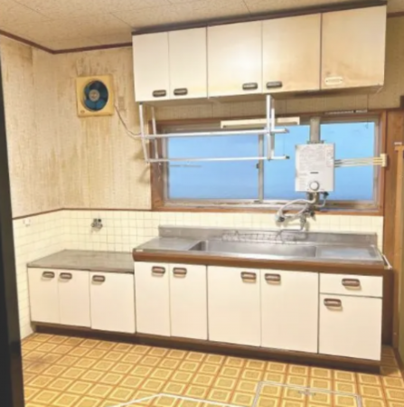 出雲市大津町、中古一戸建てのキッチン画像です